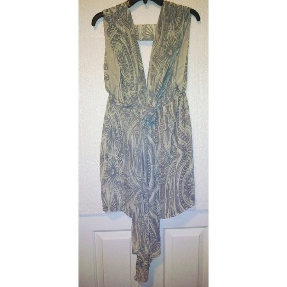 Dress Forum Deep Plunge Dress - Picture 5 of 6